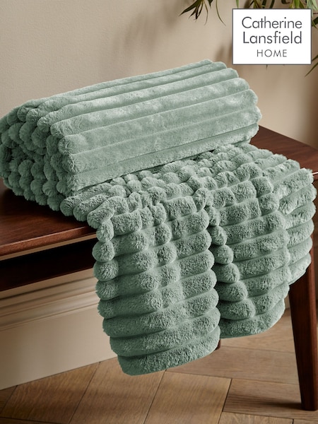 Catherine Lansfield Green Soft and Cosy Ribbed Faux Fur Throw (N25591) | £27