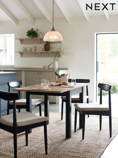 Black Malvern Malvern Oak Effect 4 to 6 Seater Extending Dining Table (N36507) | £250