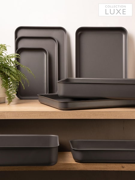 Luxe Grey 37cm Hard Anodised Roaster (N46190) | £40