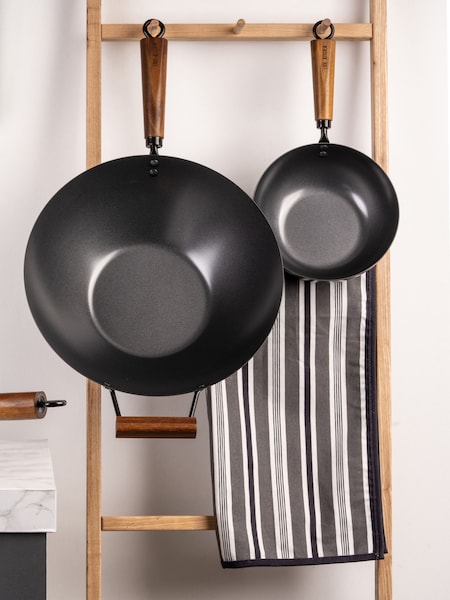 Luxe 35cm Non-Stick Wok (N46192) | £28