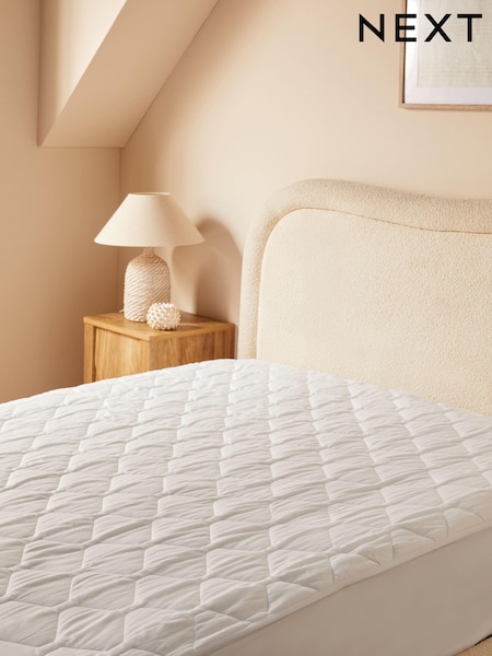Collection Luxe 200 Thread Count 100% Cotton Regular Mattress Protector (N51366) | £35 - £65