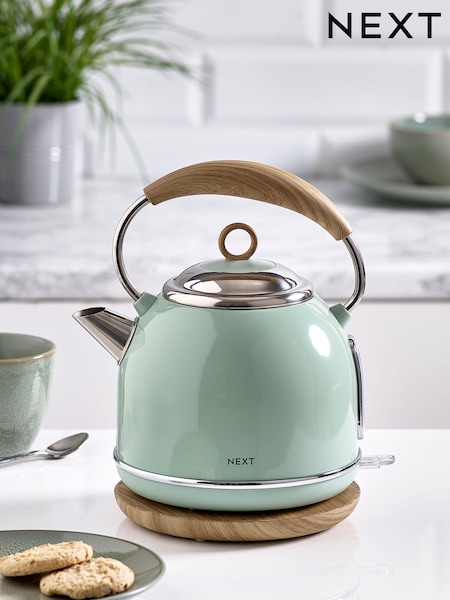 Sage Green Malvern Kettle (N52043) | £45