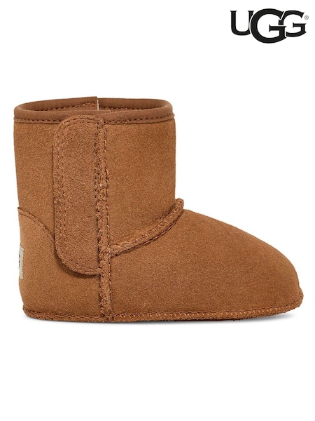 UGG Chestnut Brown Lovey Baby Classic Gift Set (N55564) | £70