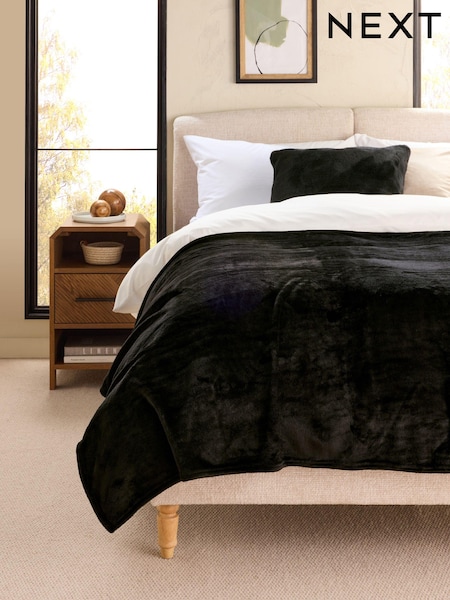 Black Plush Fleece Throw (N76003) | £12 - £34