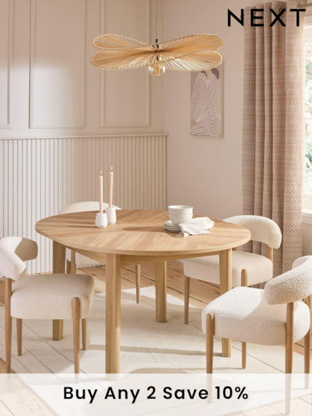Light Natural Hayford Oak Effect Extending 4 to 6 Seater Round Dining Table (Q44762) | £550