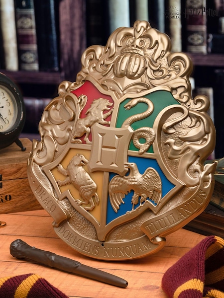 Harry Potter Hogwarts Crest Light (Q75026) | £50