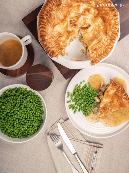Artisan Street White 24cm Round Pie Dish (T70947) | £15