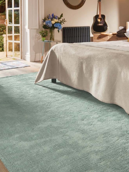Rug Guru Green Hush Rug (U11905) | £300 - £545