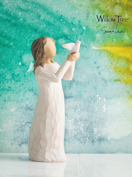 Willow Tree Cream Soar Figurine (U34486) | £26