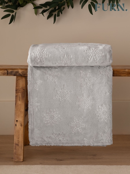 Furn Grey Snowflakes Soft Flannel Fleece Throw (V01984) | £18