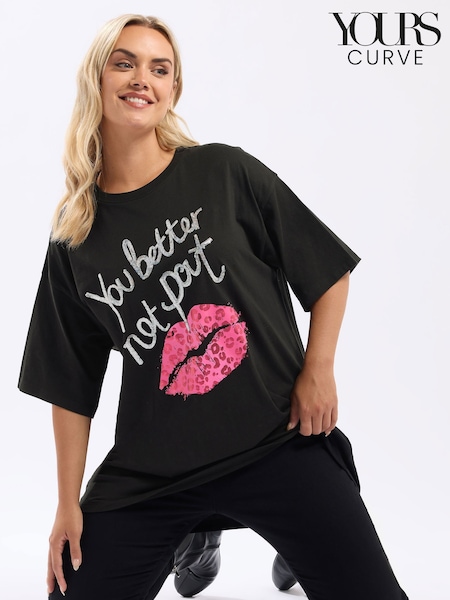 Yours Curve Black Short Sleeve Novelty Relaxed Pout T-Shirt (V08501) | £20