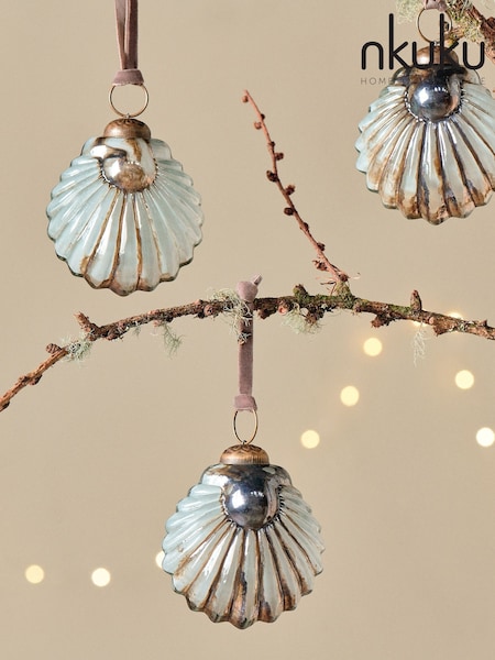 Nkuku Gold Sohni Shell Christmas Baubles (V10360) | £28