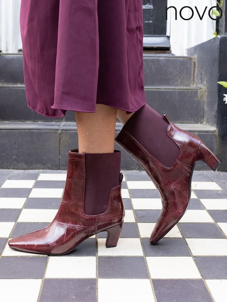 Novo Red Wide Fit Kennedy Curved Mid Heel Chelsea Ankle Boots (V32123) | £46
