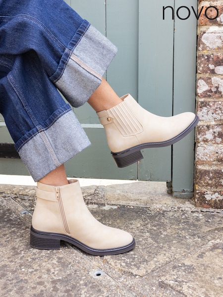Novo Cream Wide Fit Darlina Flat Chelsea Ankle Boots (W04977) | £42