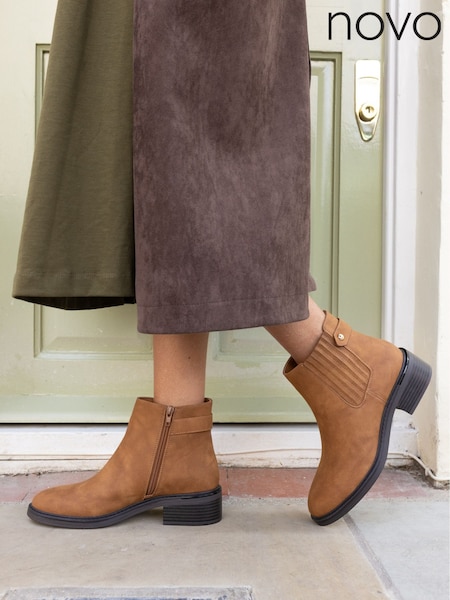 Novo Natural Wide Fit Wide Fit Darlina Flat Chelsea Ankle Boots (W04979) | £42