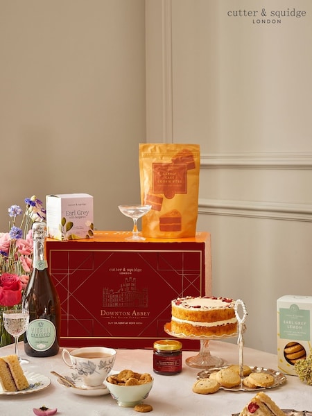 Cutter & Squidge The Downton Abbey Luxe Hamper (W08611) | £70