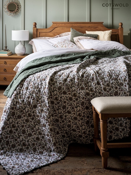 Cotswold Company Rustic Elkstone Mellow Oak Bed (W12206) | £895 - £995