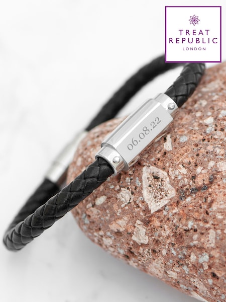 Treat Republic Personalised Luxury Mens Leather Bracelet (W16377) | £40