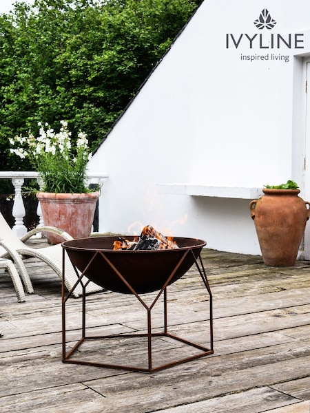 Ivyline Rust Garden Buckingham Fire Pit (W24763) | £300