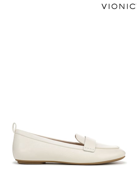 Vionic Regular Fit Tessa Black Loafers (W29636) | £135