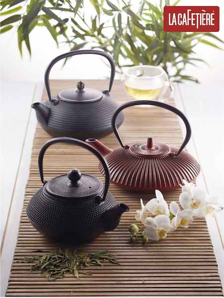 La Cafetiere Red Cast Iron Japanese Loose Leaf Teapot with Infuser (W32901) | £40