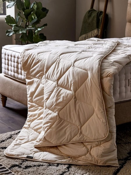 Woolroom Cream Deluxe Washable Warm Wool Duvet (W41047) | £190 - £280