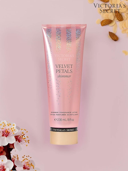 Victoria's Secret Velvet Petals Shimmer Body Lotion 236ml (W44287) | £20