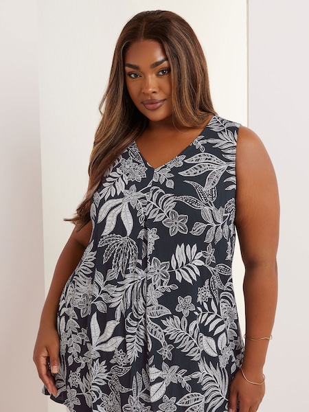 Pleat Front Vest (W55086) | £24