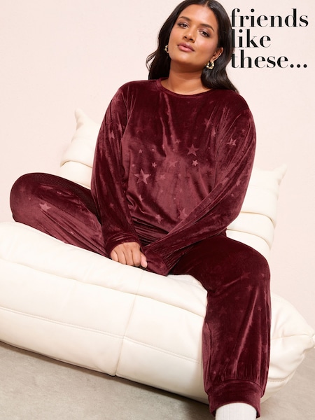 Friends Like These Burgundy Red Curve Star Embossed Nightwear Set (W56740) | £39