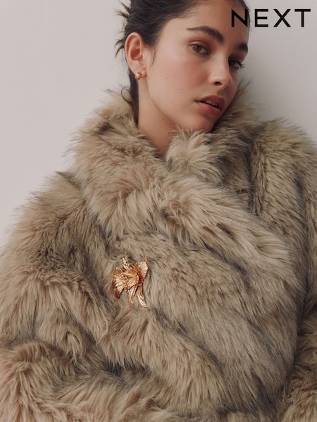 Gold Tone Flower Brooch (W68811) | £14