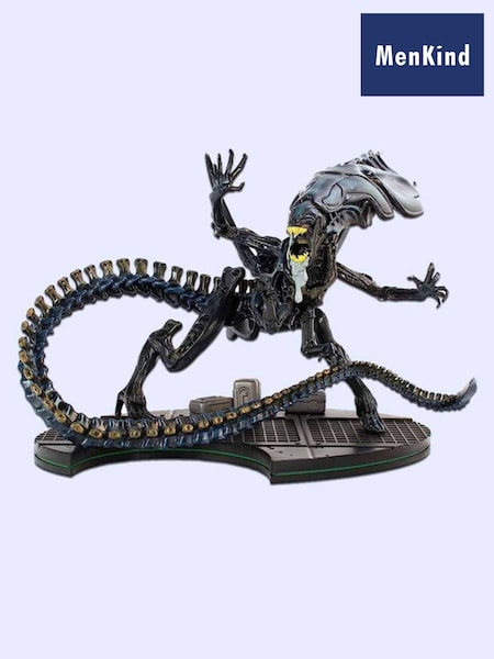 MenKind Black QFig Alien Queen Max Elite Diorama Figure Gift Set (W69894) | £35