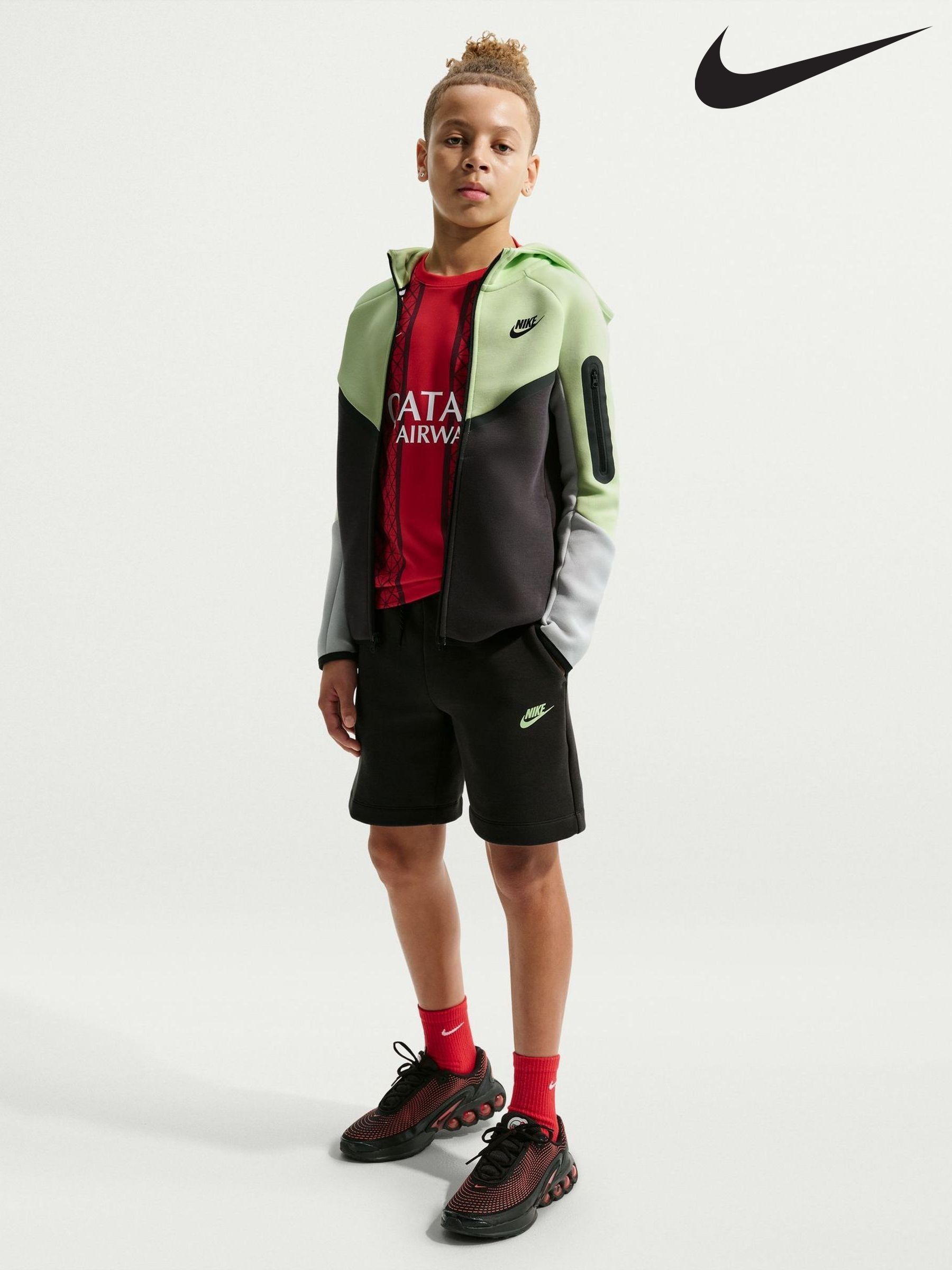 nike tech fleece shorts outfit