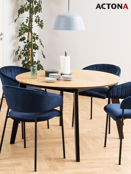Actona Black Oak Georgetown 4 Seater Round Dining Table (W74061) | £724