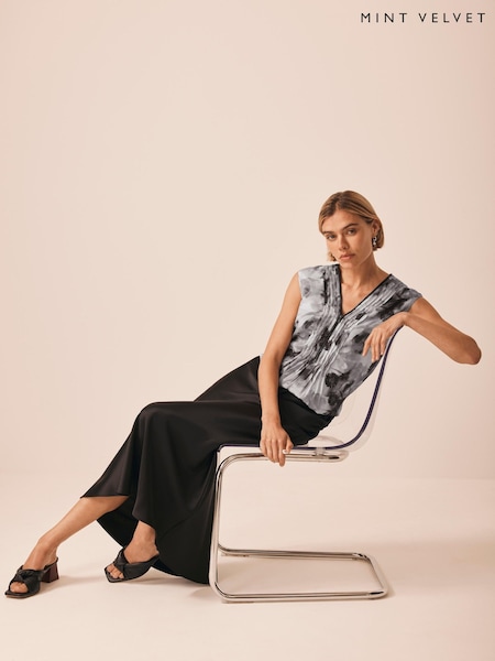 Mint Velvet Grey Floral Print Blouses (W93315) | £89