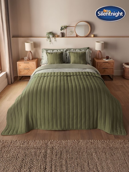 Silentnight Green Quilted Bedspread (W98944) | £30
