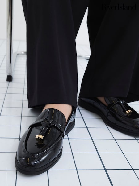 River Island Black Gum Sole Patent Tassle Loafers (Y00398) | £32