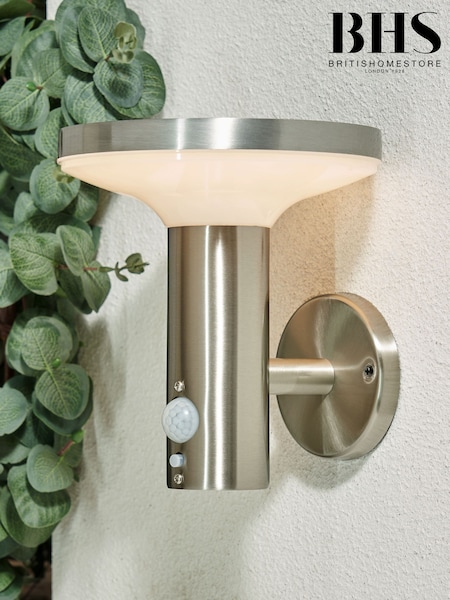 BHS Ombersley LED Solar Wall Light (Y02965) | £30