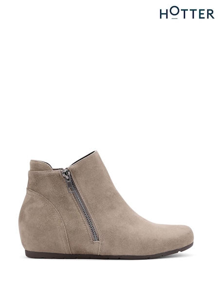 Hotter Brown Wide  Fit Avebury Zip Boots (Y10074) | £99