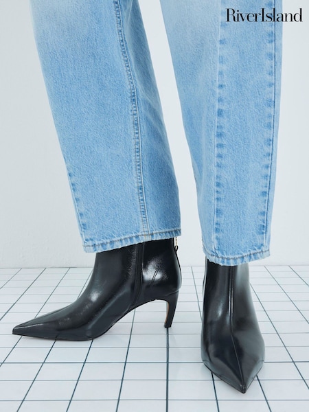 River Island Black Pointed Toe Kitten Heel Boots (Y11252) | £46
