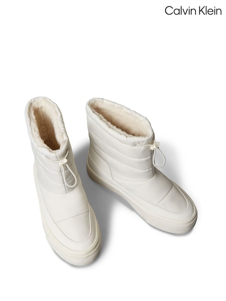 Calvin Klein White Warm Sherpa Platform Snowboots (Y15500) | £110