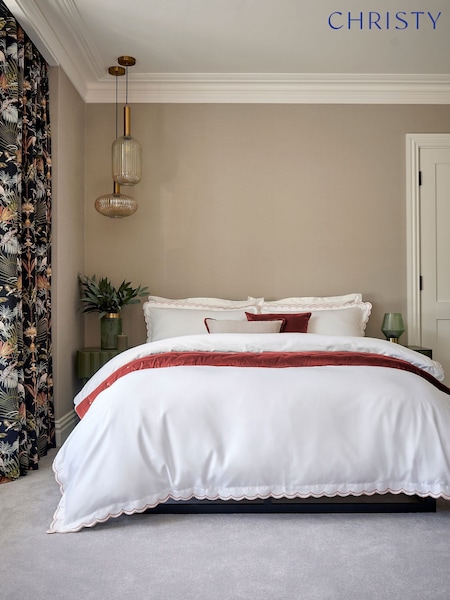 Christy Fire Scallop Edge Elegant Cotton Sateen Duvet Set (Y24987) | £100 - £160