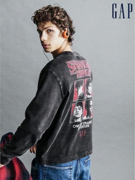 Gap Black Stranger Things Graphic T-Shirt (Y28671) | £65