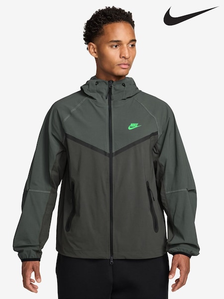 Black - Regular Nike Tech Dri-fit Woven Full-zip Windrunner Jacket