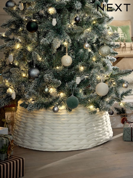Chunky Knit Tree Skirt