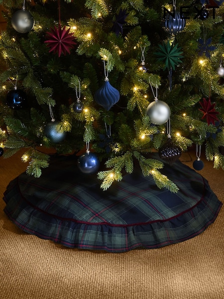 Tartan Check Scalloped Edge Tree Skirt