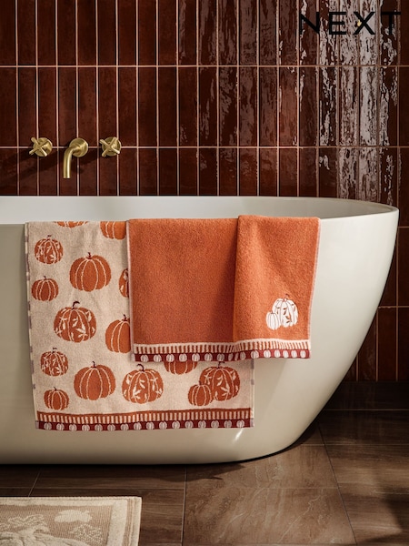 Set Of 2 Autumn Pumpkin 100% Cotton Towels