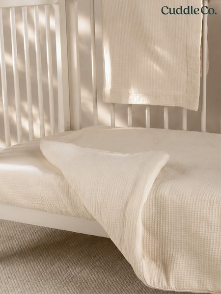 Cuddleco Cot Bed Quilt Baby Essential