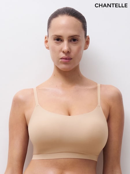 Chantelle Soft Stretch Seamless Padded Bralette Bra (110685) | €64