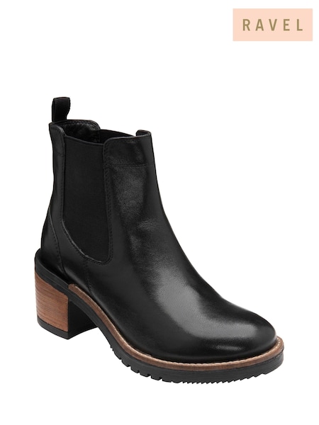 Musta - Ravel Leather Cleated Sole Ankle Boots (122231) | €150