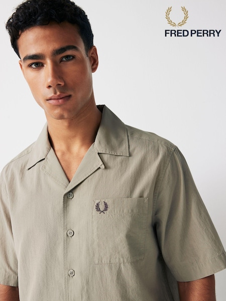 Beige - Fred Perry – Kurzärmliges Resort-Hemd aus strukturiertem Krepp, Beige (145327) | 58 €